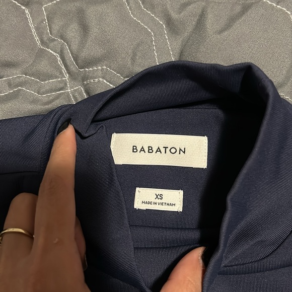 aritzia contour mock neck top waist length - Picture 2 of 2